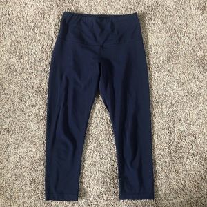 Women’s Cropped Workout Leggings